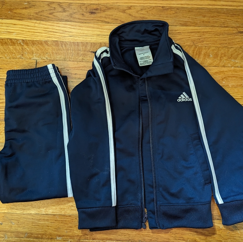 Kids Adidas tracksuit size 4 navy blue